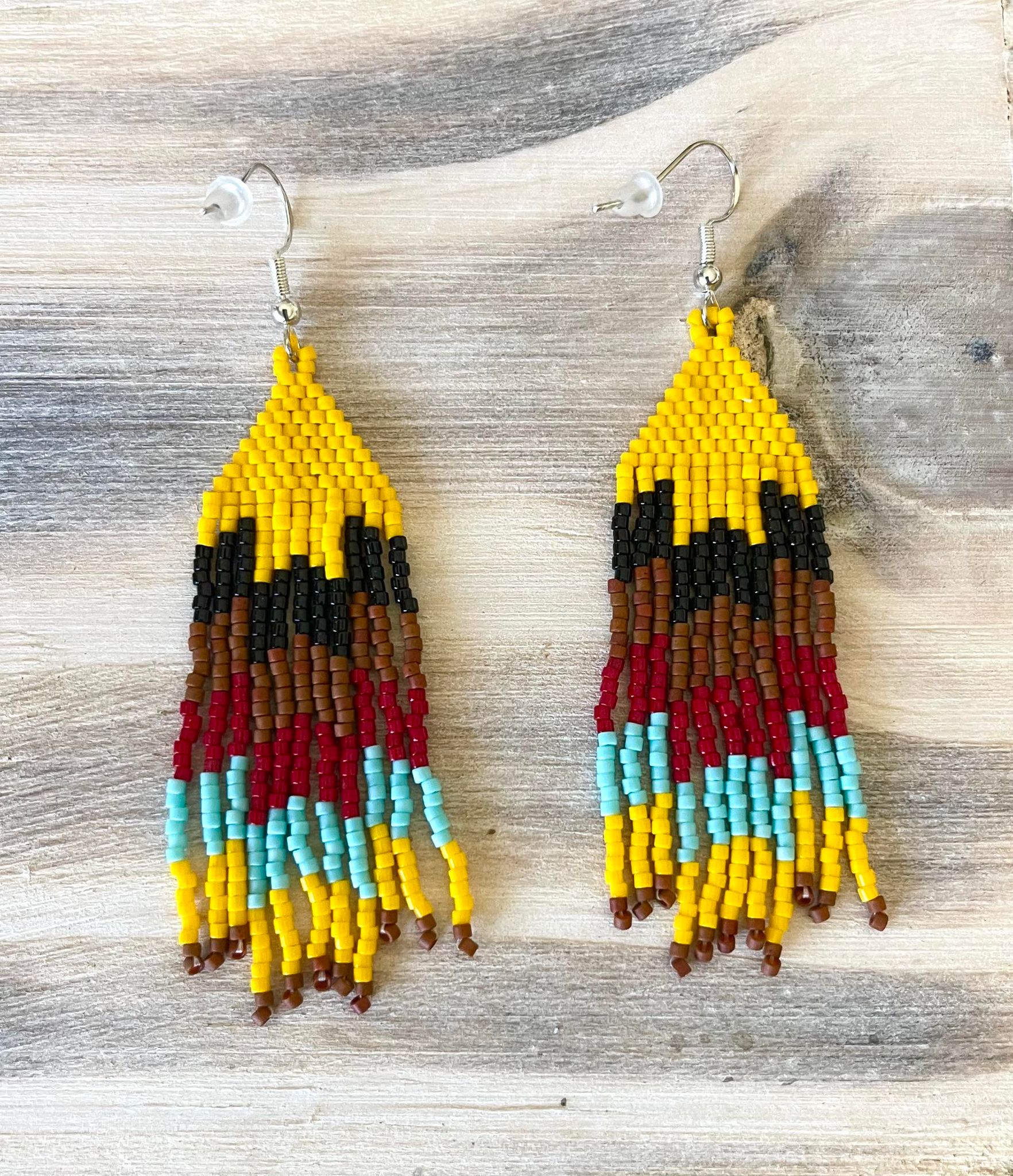 Handbeaded Native American good Earrings