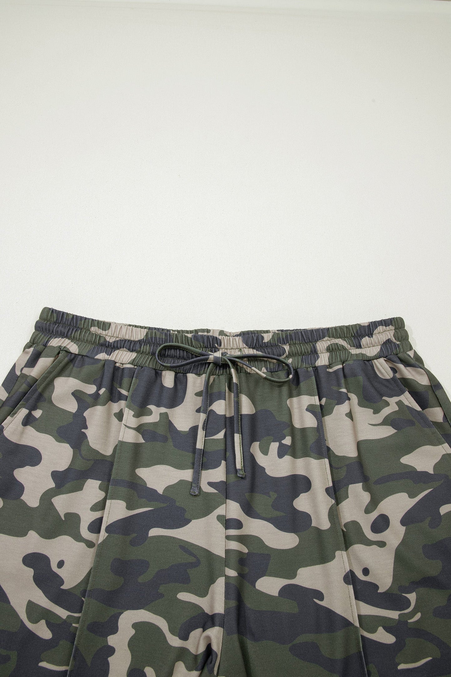 Plus Size Camo Elastic Waist Pocketed Shorts