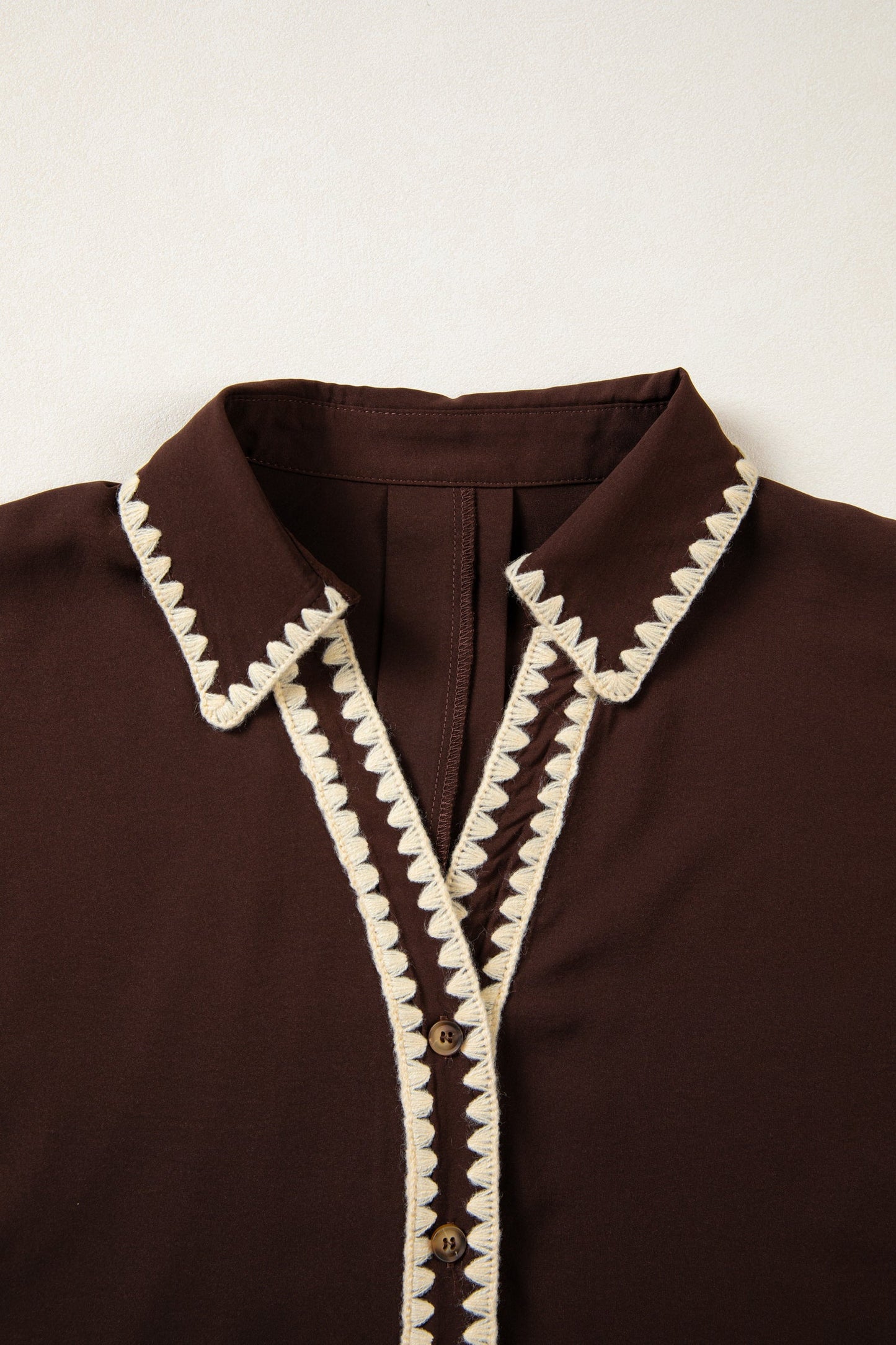 Contrast Trim Button V-Neck Short Sleeve Blouse