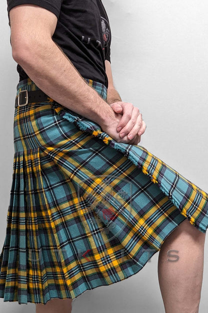 Traditional Kilt – Standard 4–5 Yard Wool, Continue
