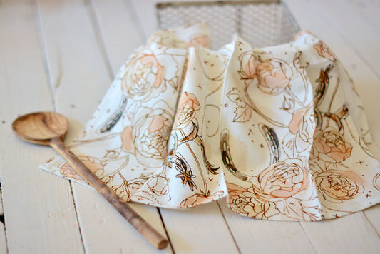 Roses and Spurs Western Rustic Farmhouse Kitchen Tea Towel - Cotton