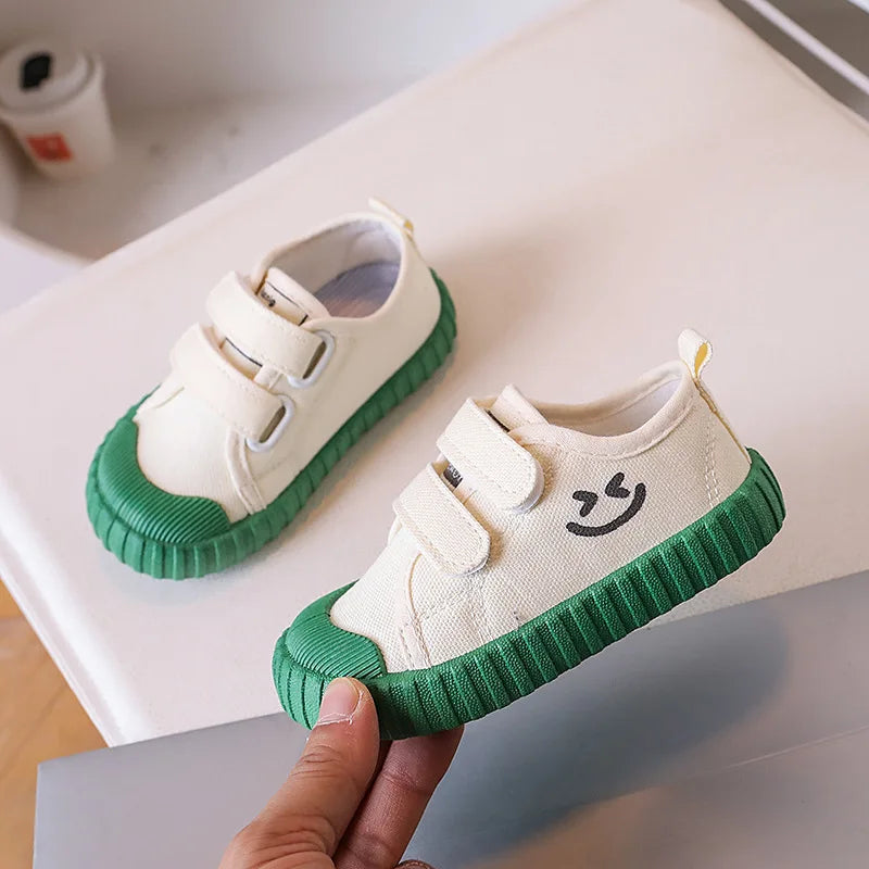 Flexible Smiley Face Canvas Shoes