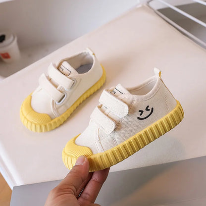 Flexible Smiley Face Canvas Shoes