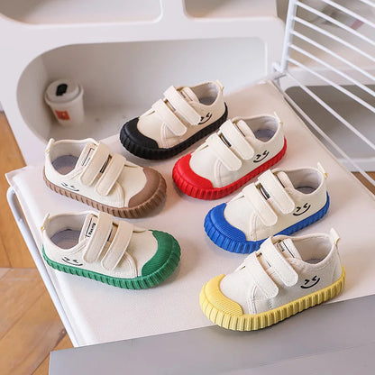 Flexible Smiley Face Canvas Shoes