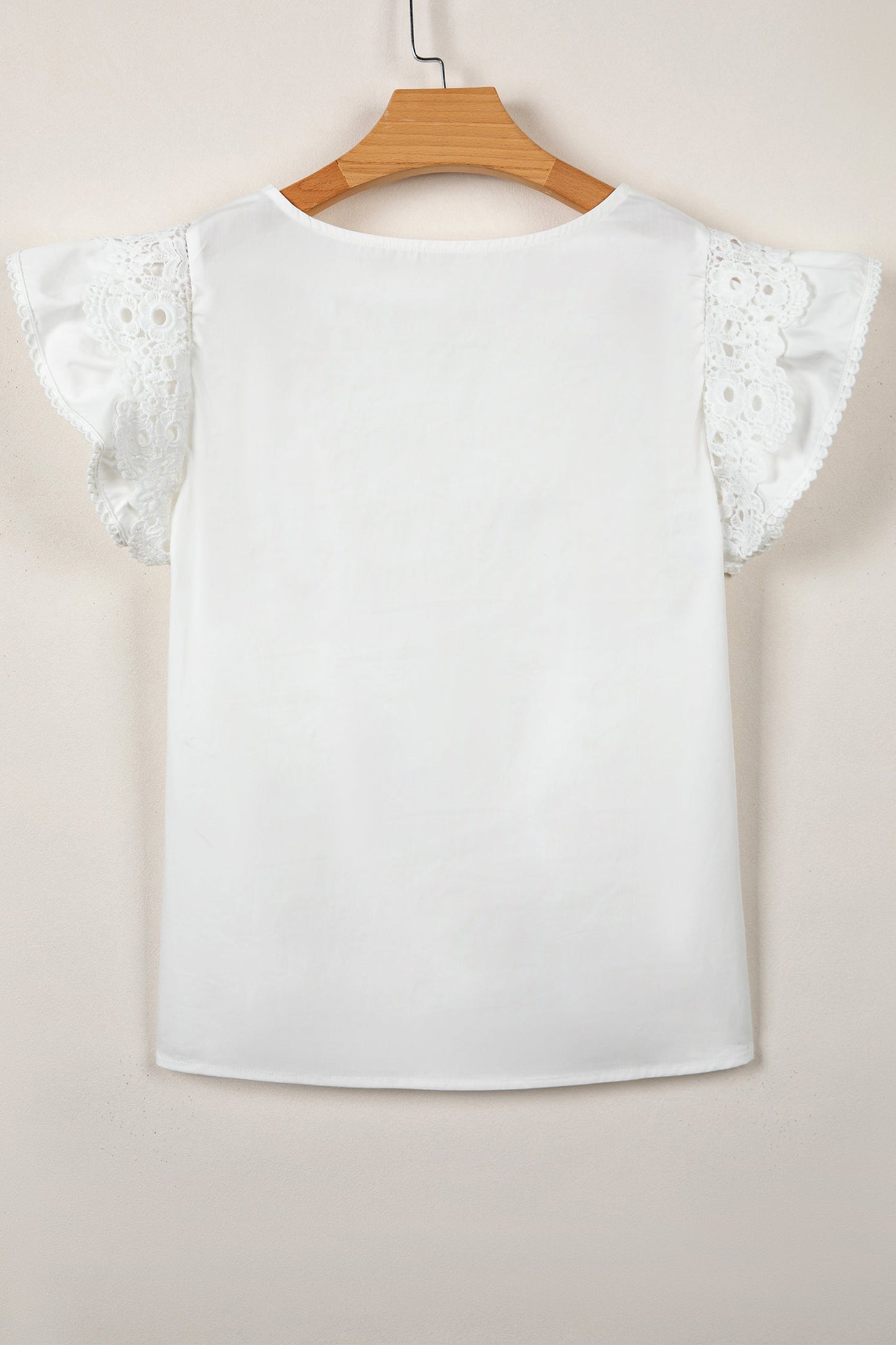 Solid Lace Flutter Sleeve Pleated Blouse