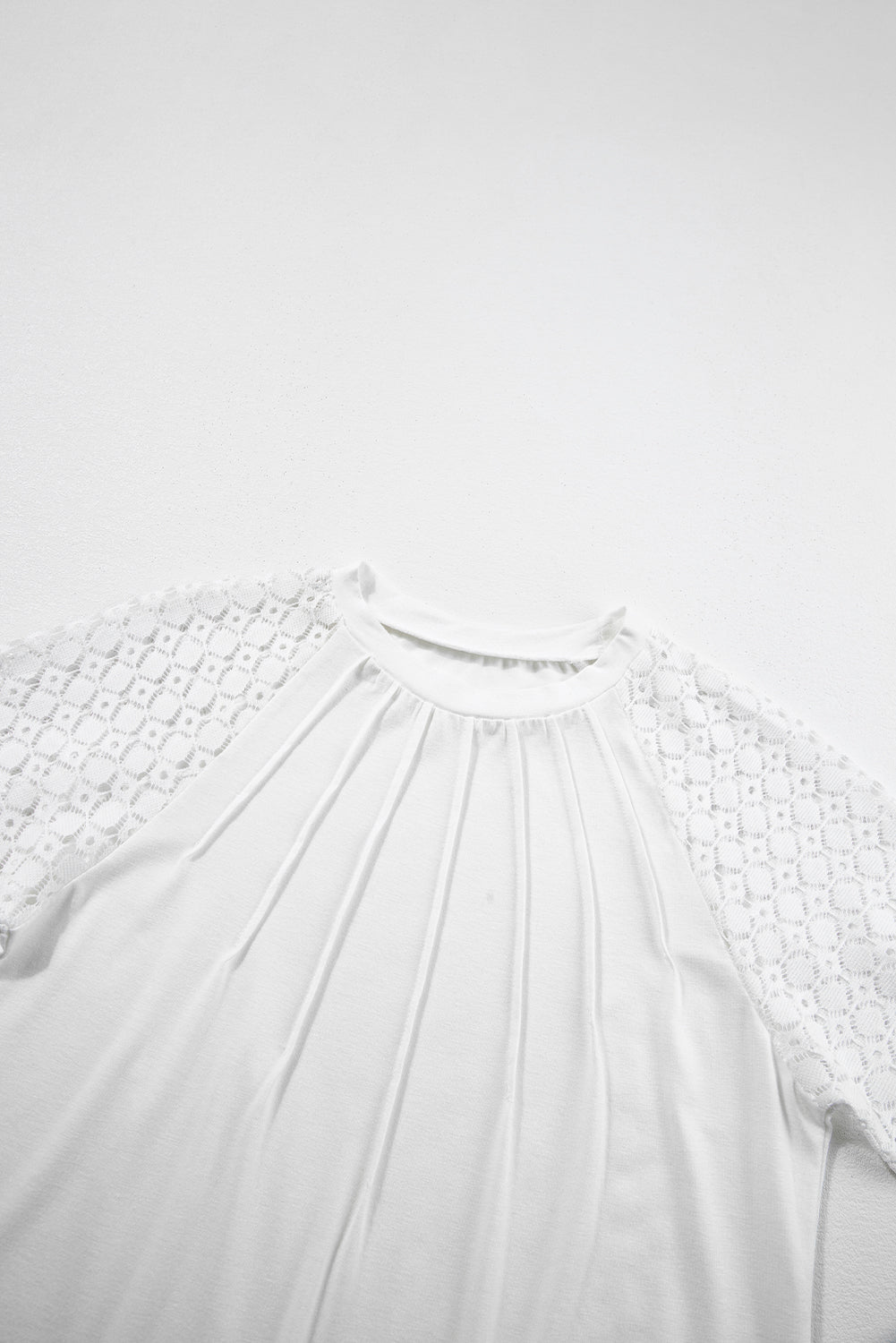 Lace Patchwork Raglan Sleeve Seam Detail Tee