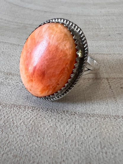 Ernest Hawthorne Navajo Spiny Oyster & Sterling Silver Ring — Size 7.5