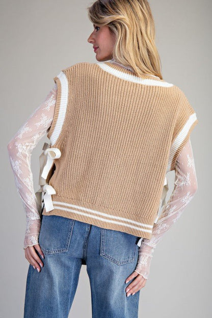 eesome V-Neck Side-Tie Cable Knit Sleeveless Western Sweater Vest — Preppy-Modern Cropped Layering